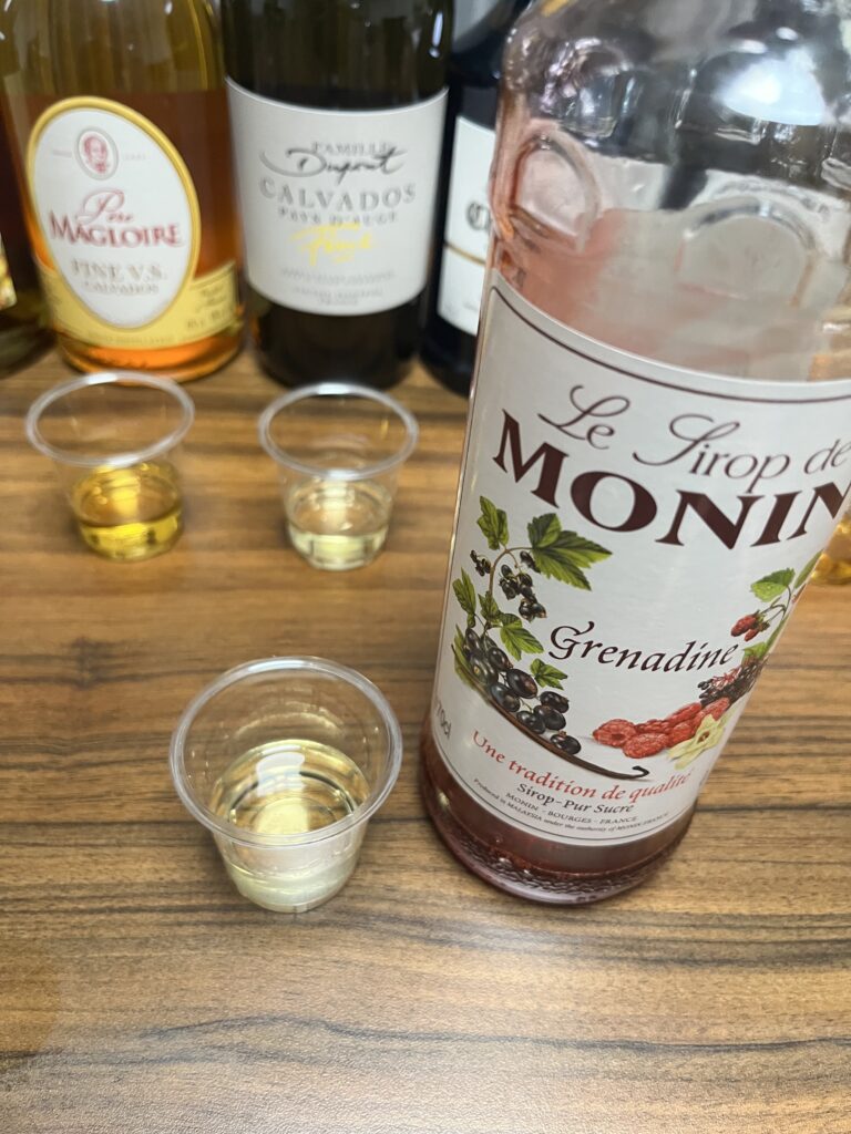 カルヴァドス　レビュー　比較　グレナデンシロップ　写真