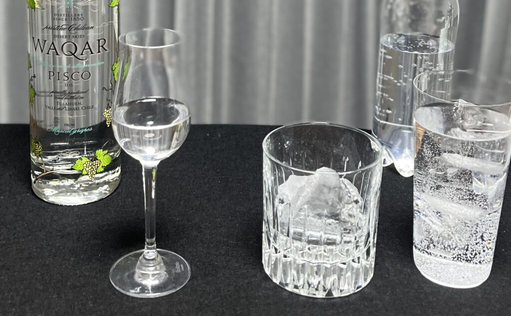 ピスコ　ワカー　飲み比べ　写真